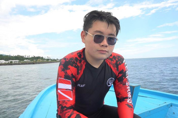 Rafael Angouw telah memulai gerakan Reeformers di Manado sejak usianya masih 15 tahun. Remaja yang pada Desember 2023 nanti baru berusia 17 tahun itu telah menginisiasi penanaman 1.760 karang di Teluk Manado.Foto : Utomo Priyambodo/National Geographic Indonesia